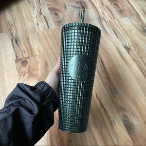 NEW Starbucks Cup (grid)